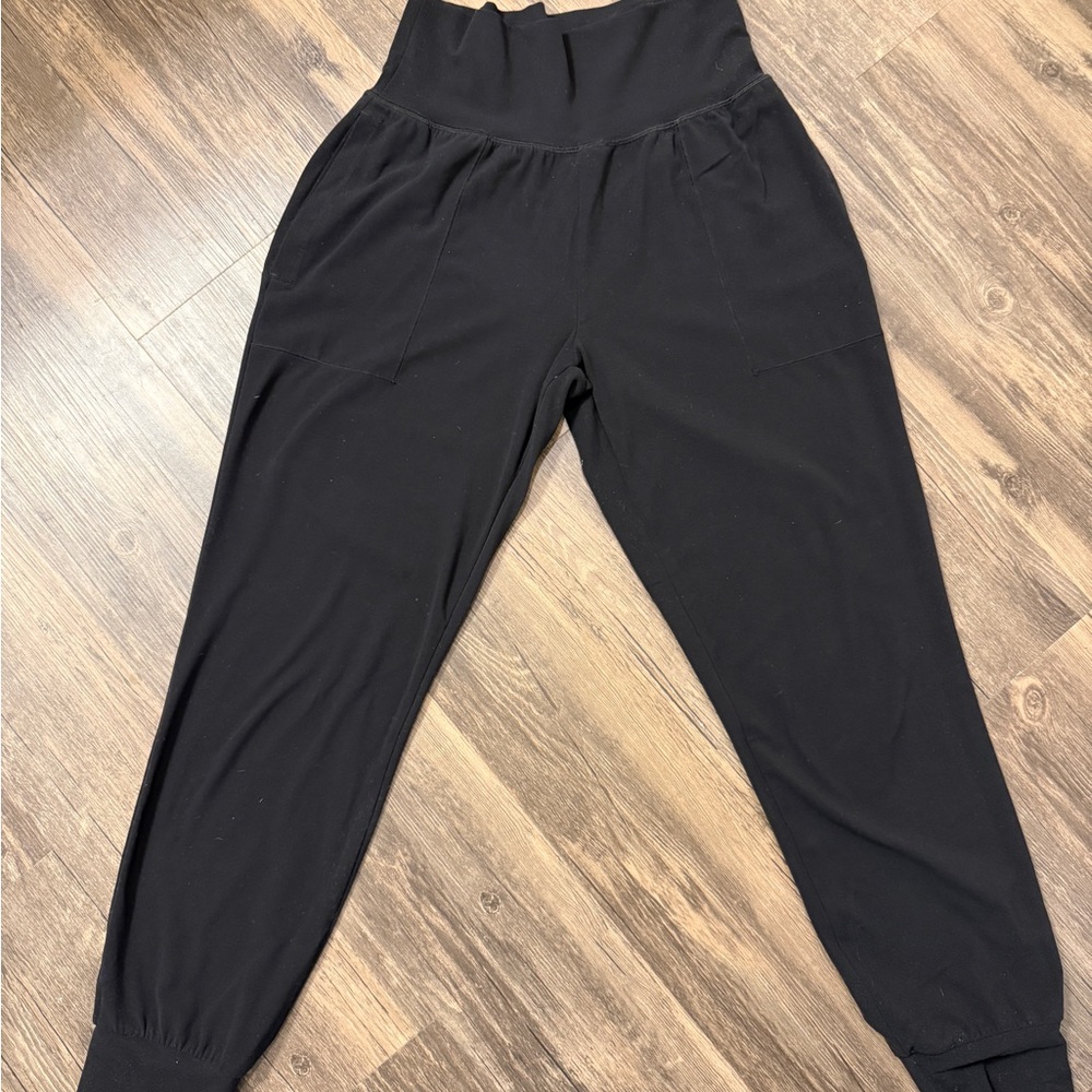 Athleta Black Salutation Jogger